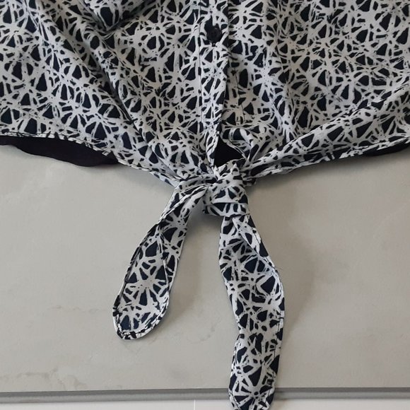 MICHAEL KORS | Front Tie Button Down Blouse - Picture 10 of 16